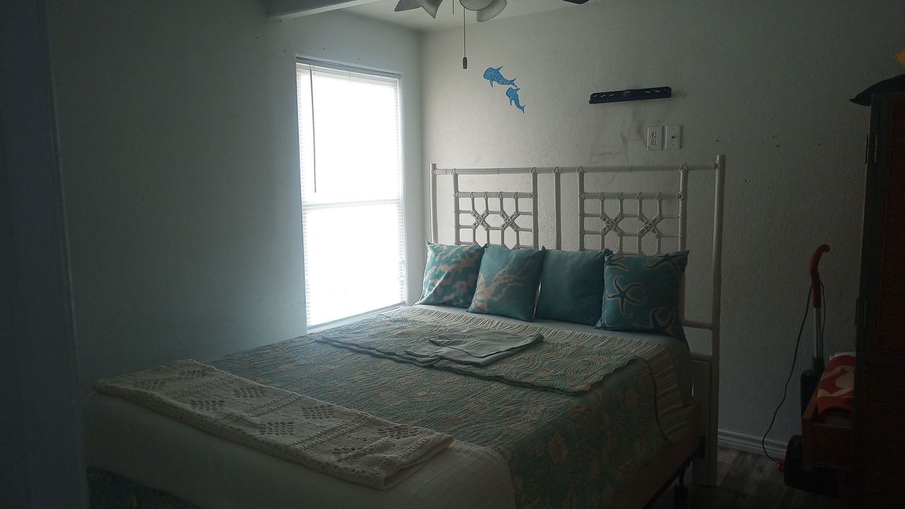 Photo of Bedroom in Crystal Beach