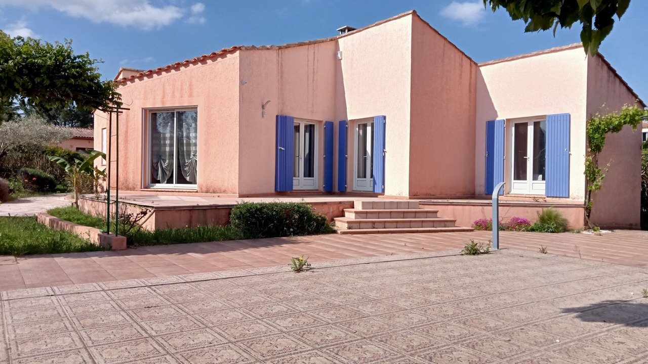 Photo of Outdoor in Collias