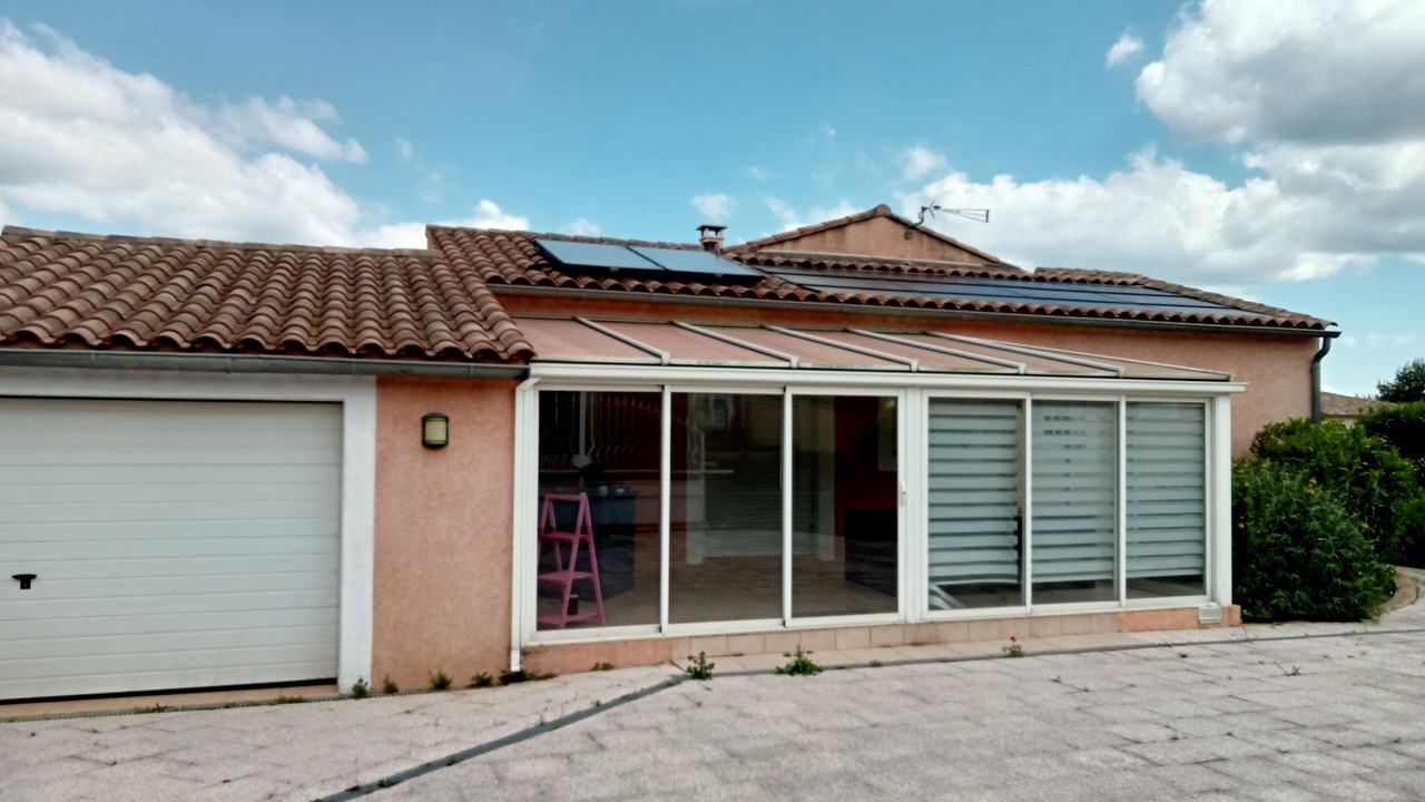 Photo of Outdoor in Collias