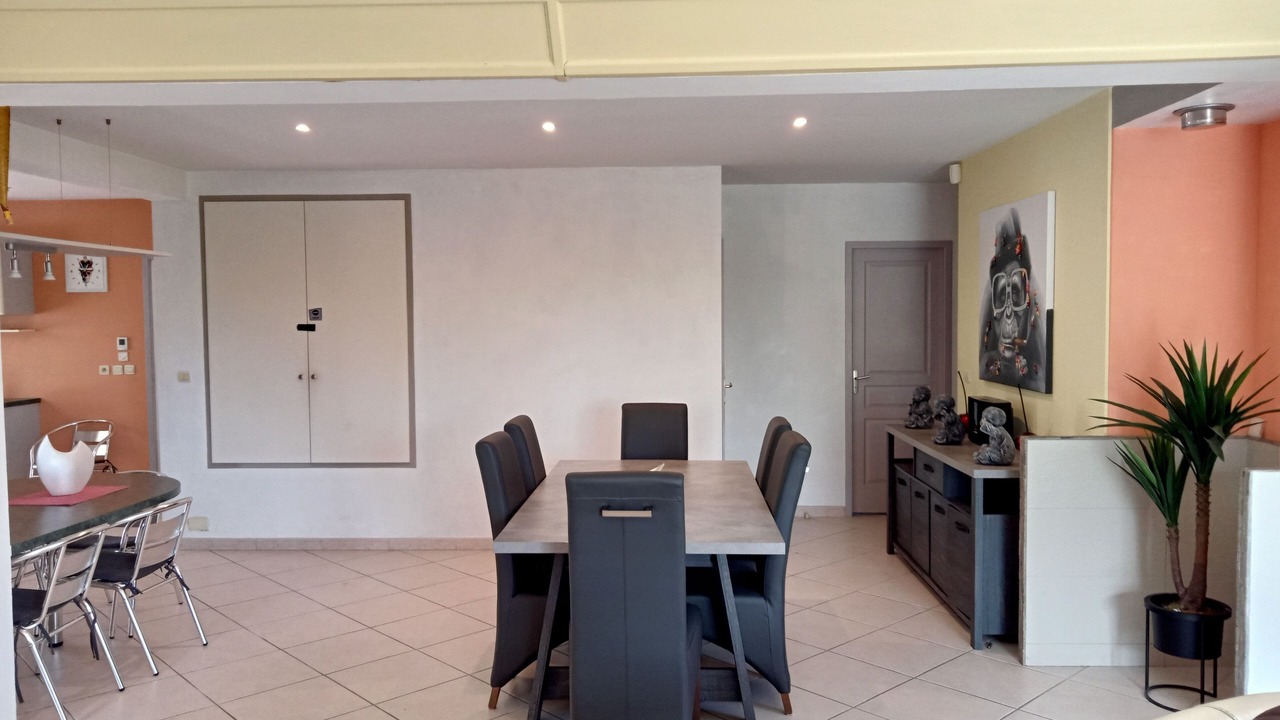 Photo of Others in Collias