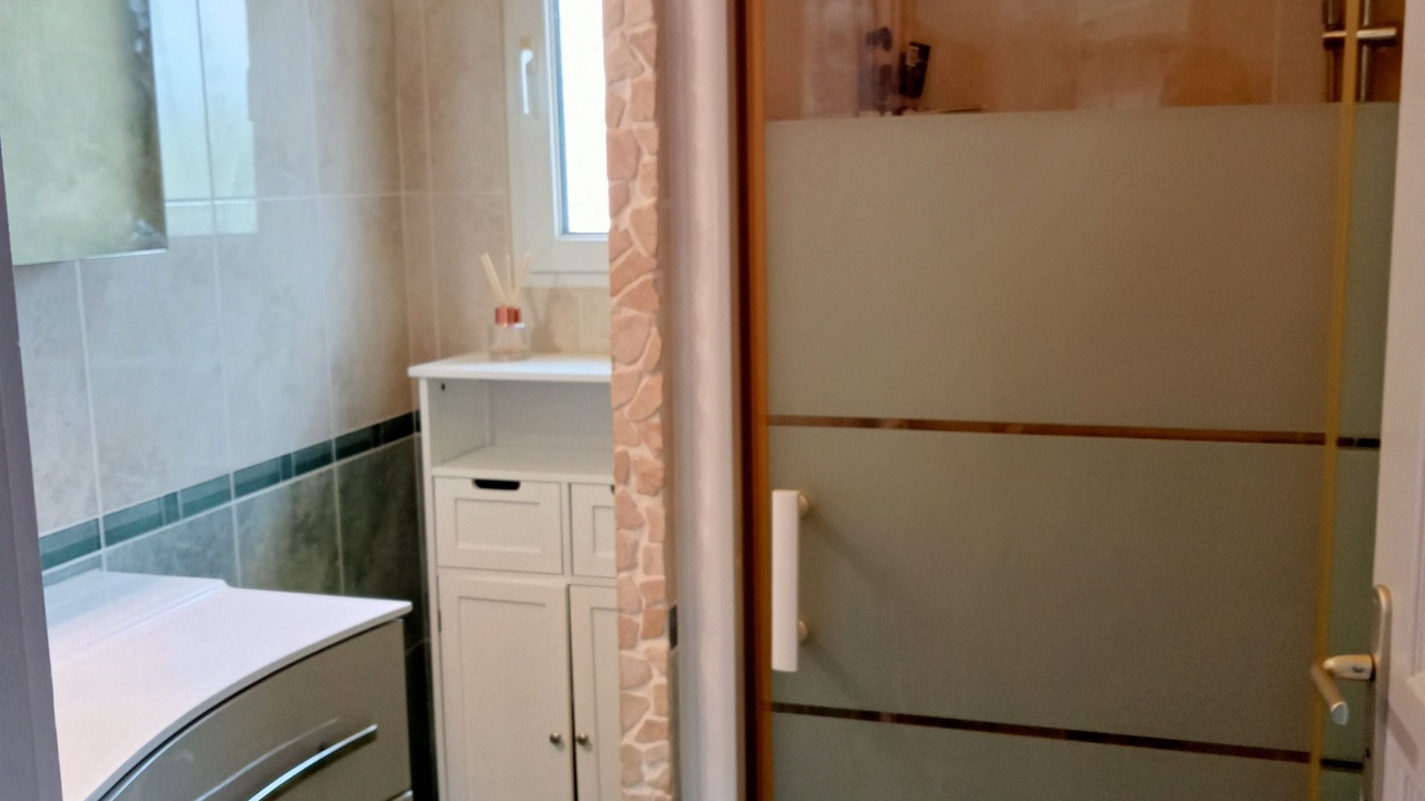 Photo of Bathroom in Collias