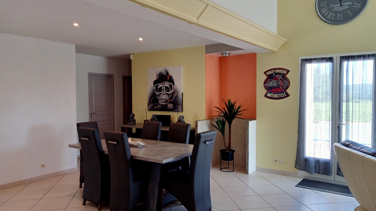 Photo of Others in Collias