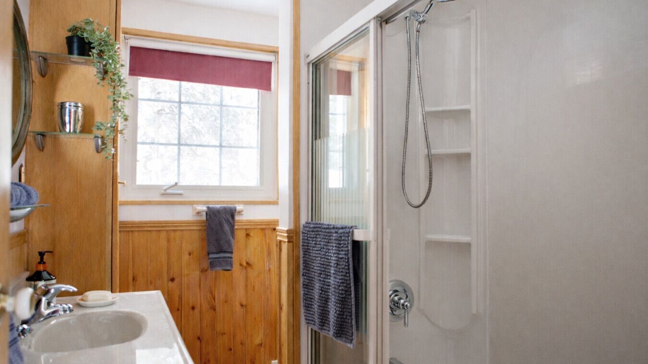 Photo of Bathroom in Algonquin Highlands