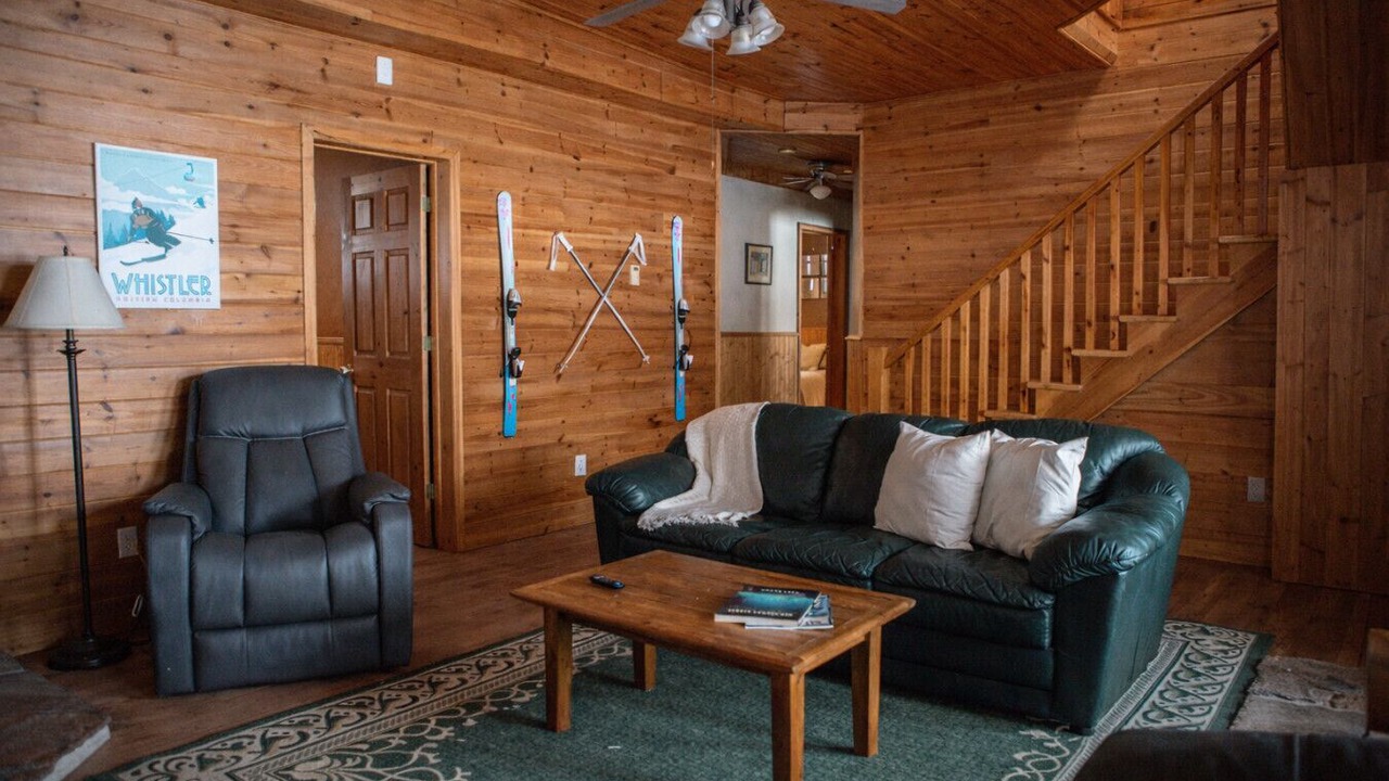 Photo of Livingroom in Algonquin Highlands