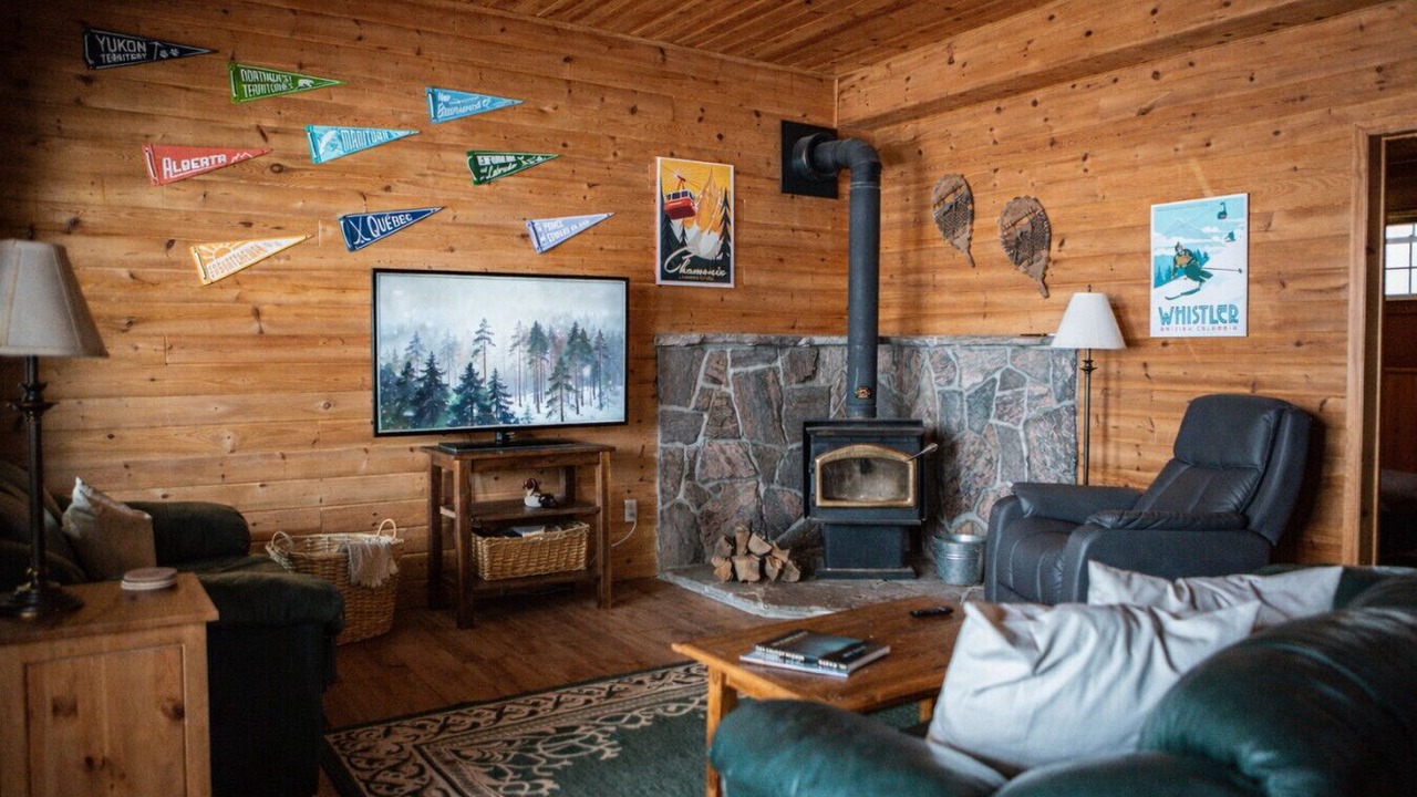 Photo of Livingroom in Algonquin Highlands