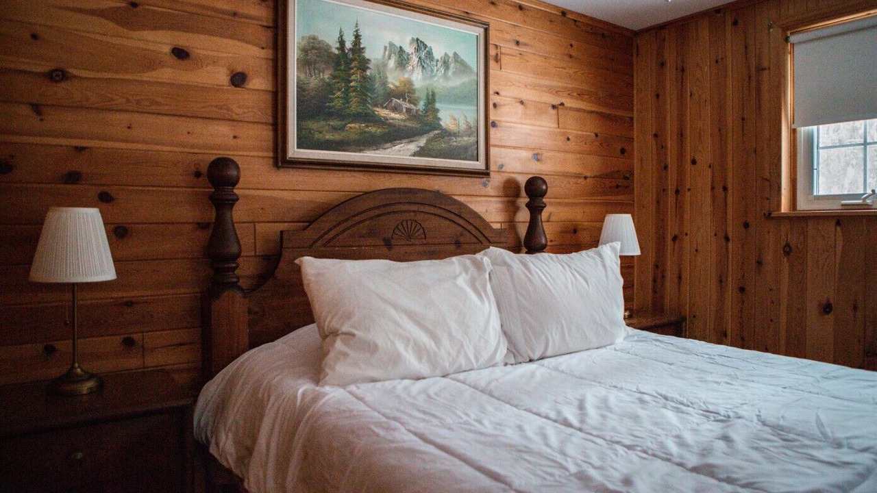 Photo of Bedroom in Algonquin Highlands