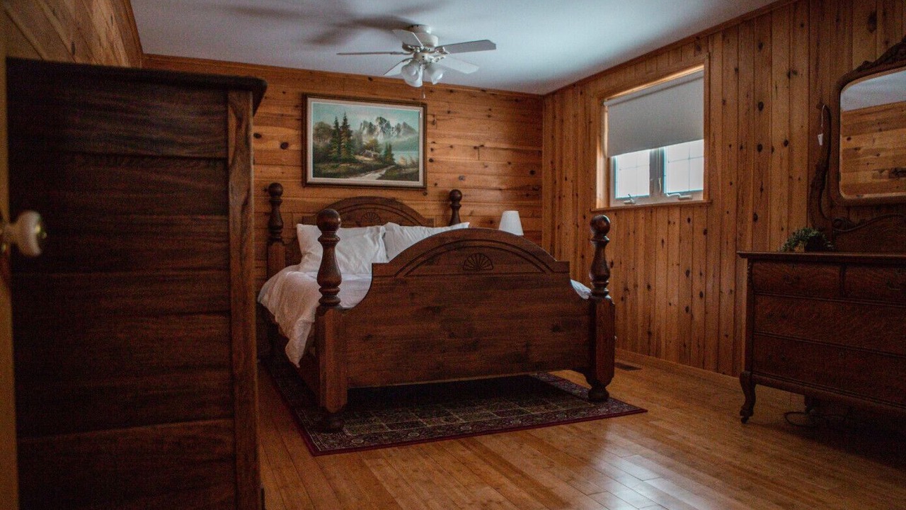 Photo of Bedroom in Algonquin Highlands