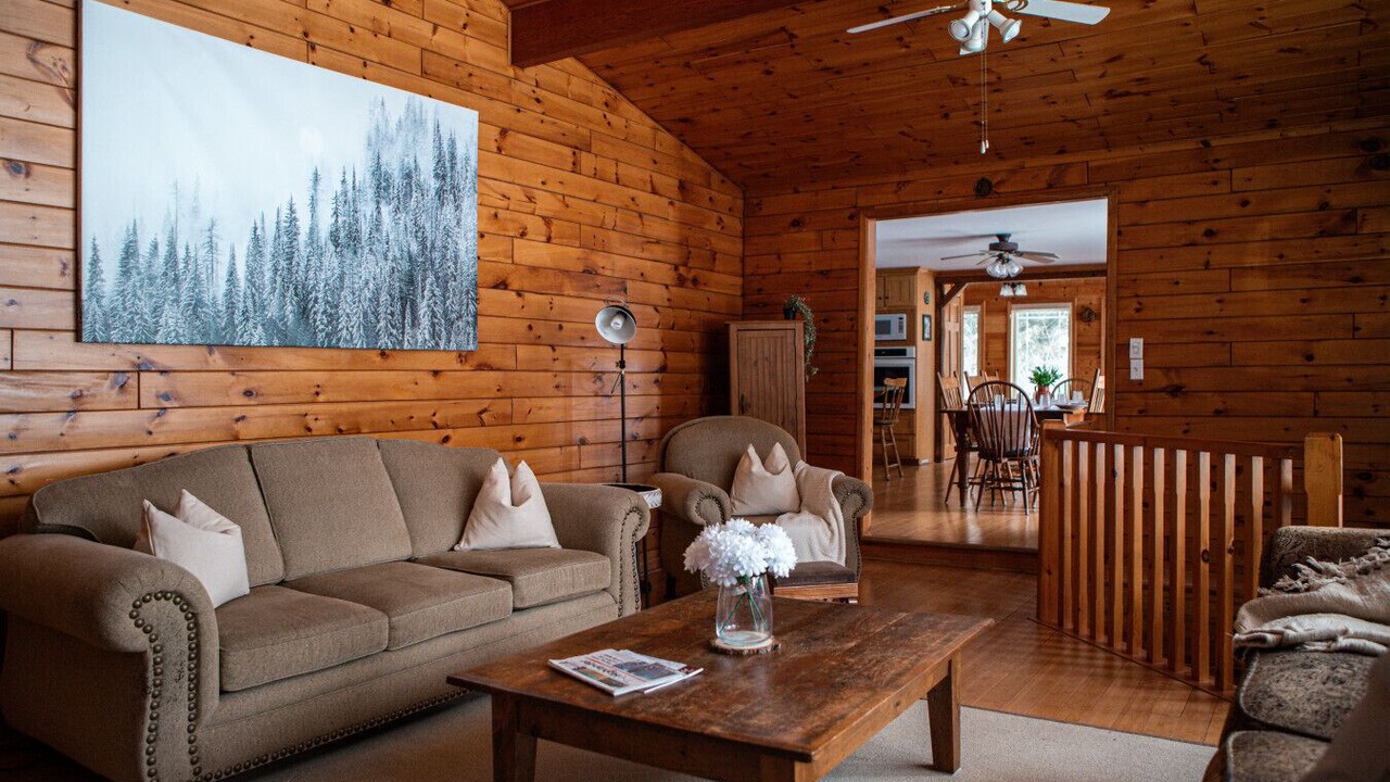Photo of Livingroom in Algonquin Highlands