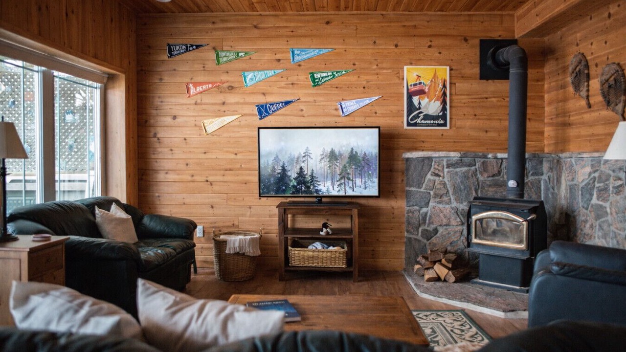 Photo of Livingroom in Algonquin Highlands