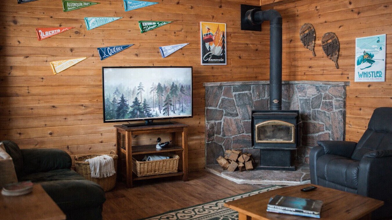 Photo of Livingroom in Algonquin Highlands