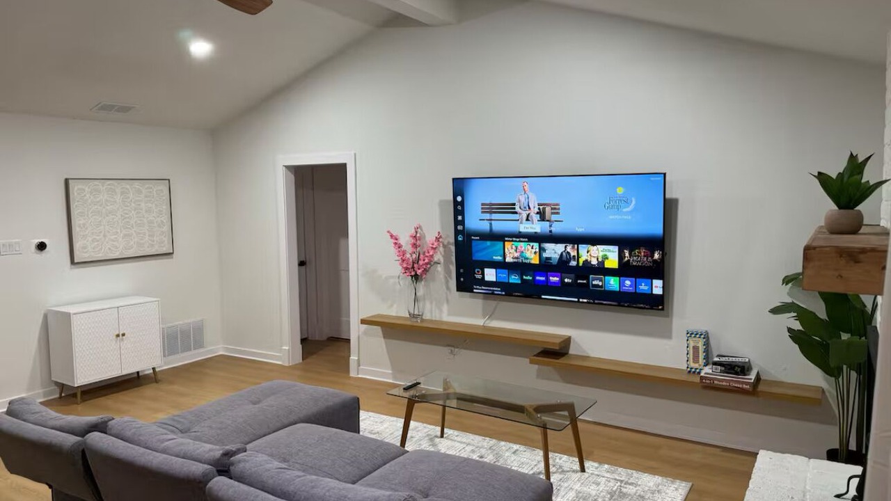 Photo of Livingroom in North Austin Civic Association
