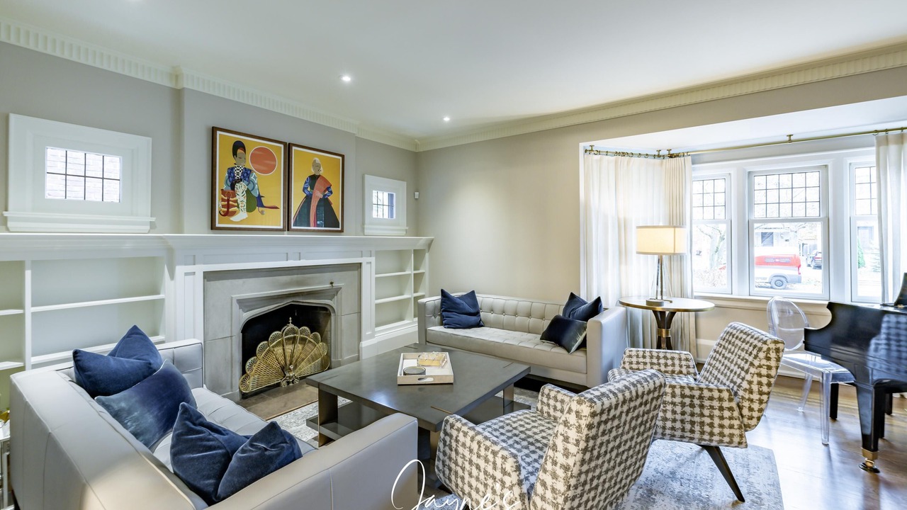 Photo of Livingroom in Lytton Park