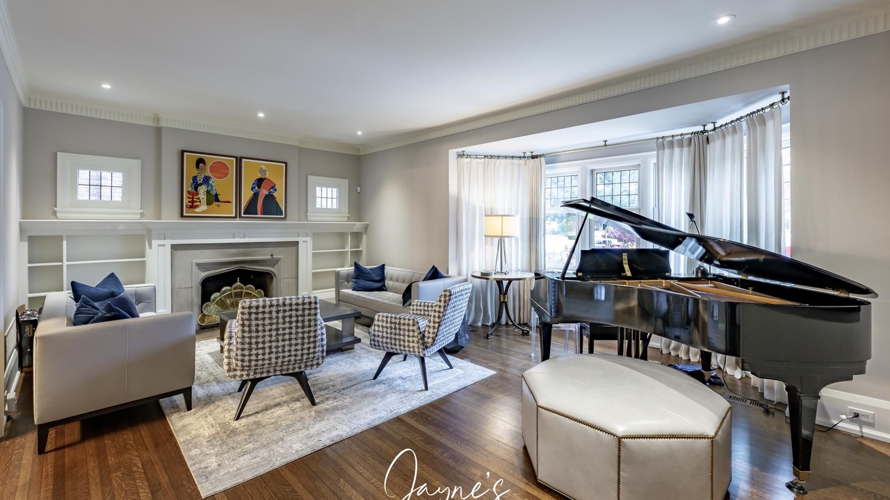 Photo of Livingroom in Lytton Park