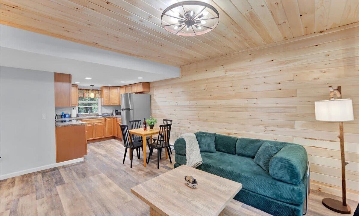 Photo of Livingroom in Canadensis