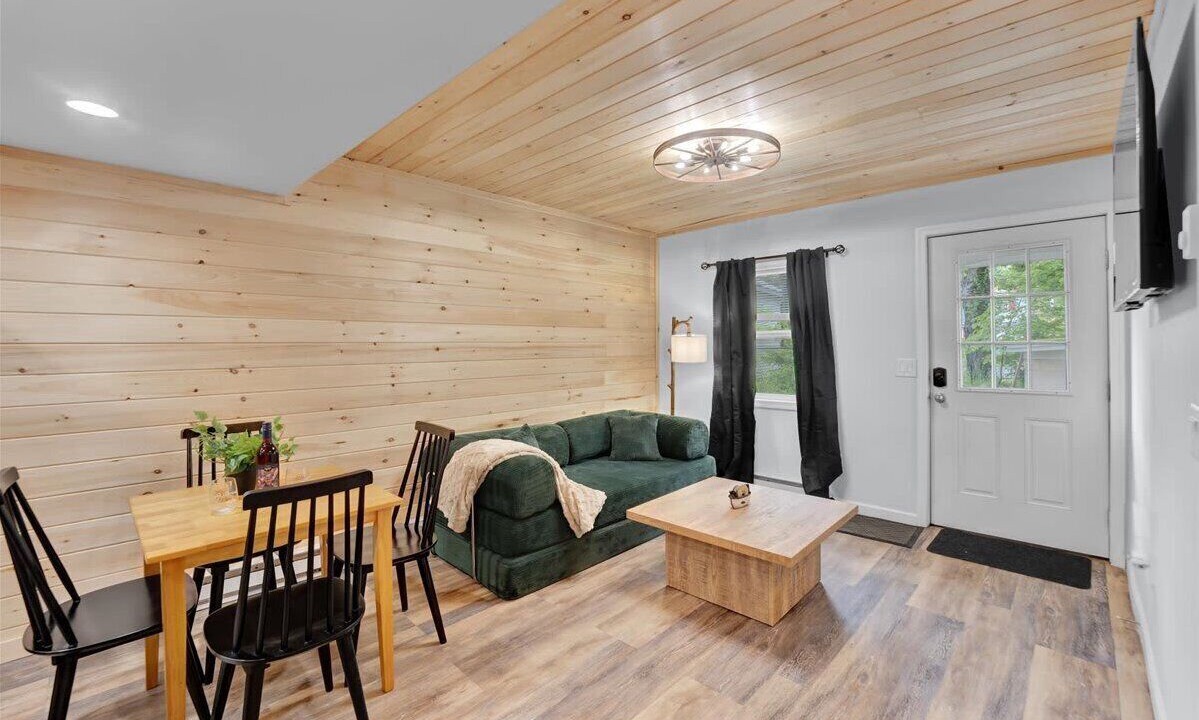 Photo of Livingroom in Canadensis