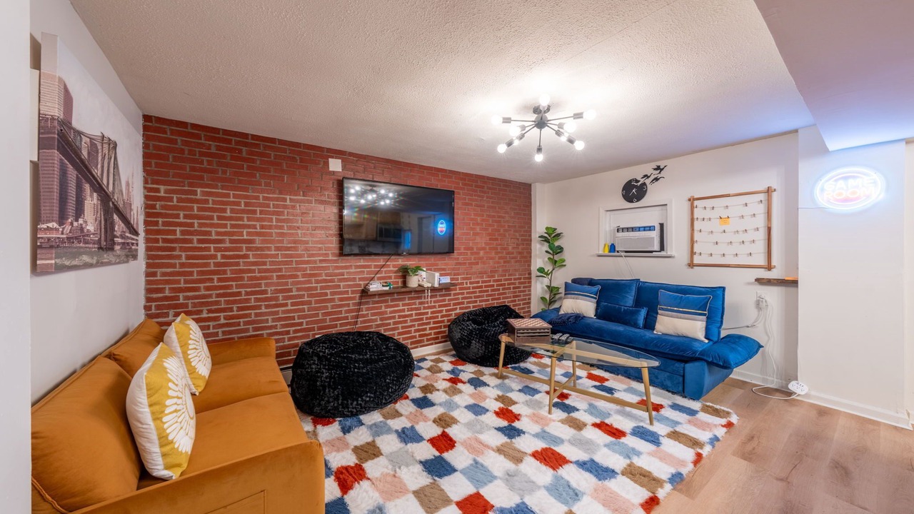 Photo of Livingroom in The Heights