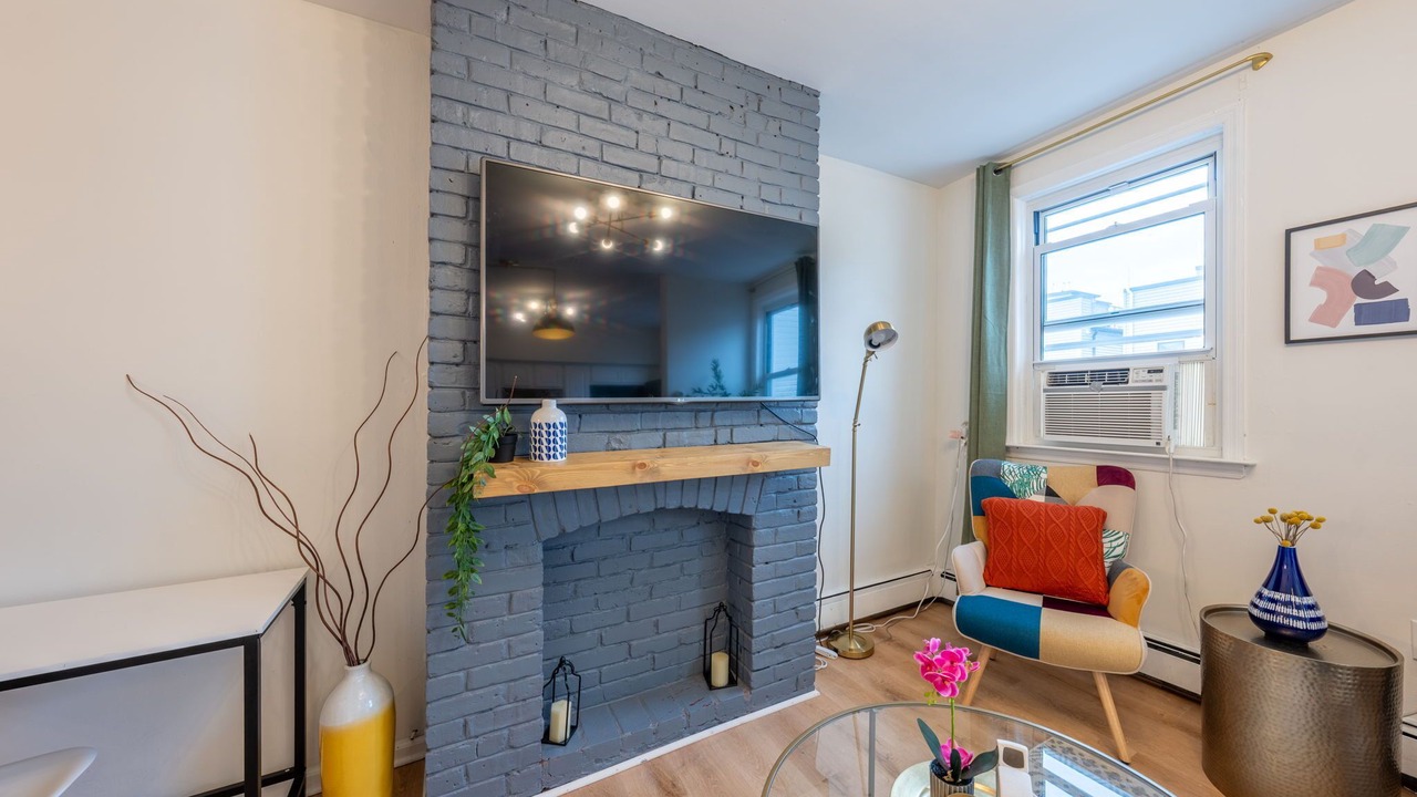 Photo of Livingroom in The Heights