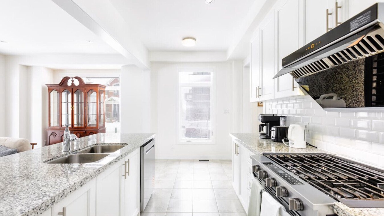 Photo of Kitchen in Oakville