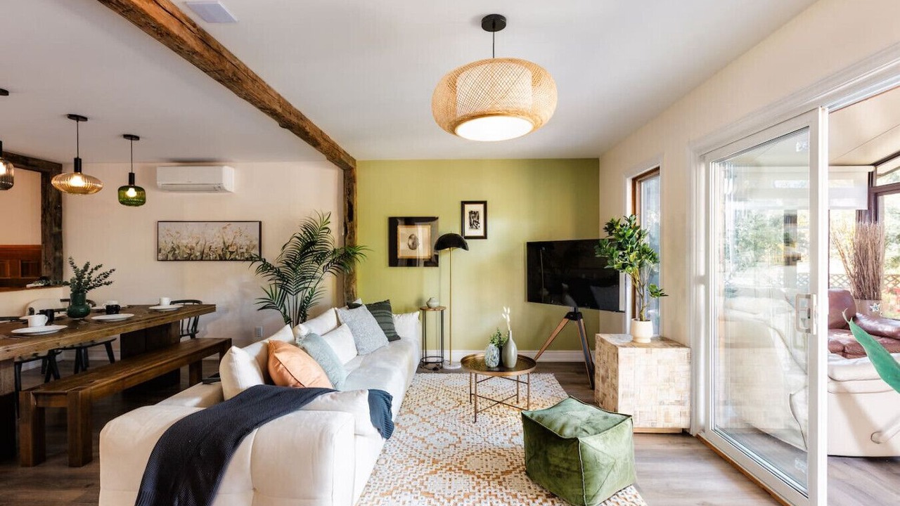 Photo of Livingroom in Bracebridge