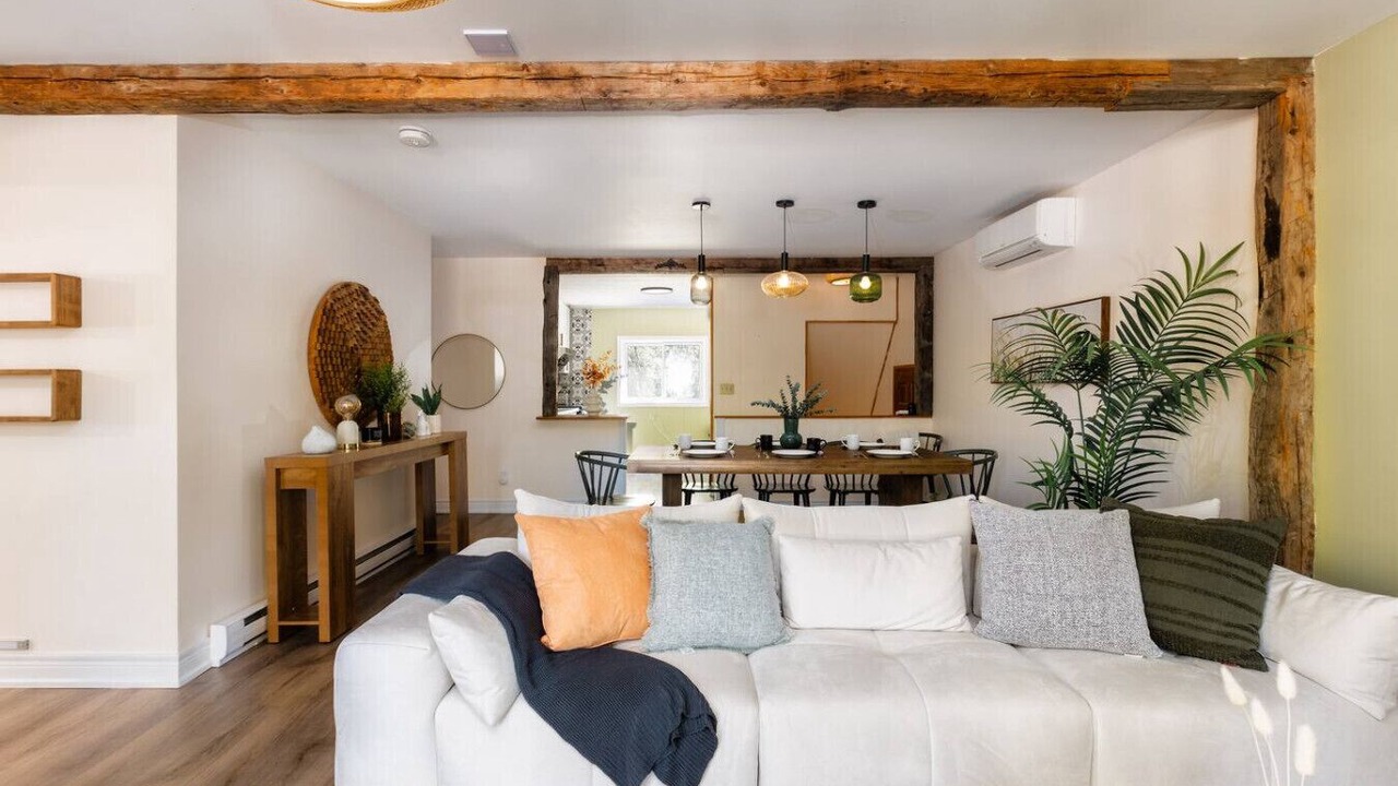 Photo of Livingroom in Bracebridge