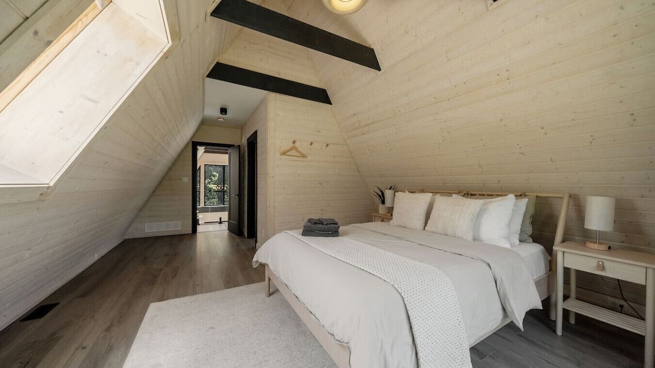 Photo of Bedroom in Gravenhurst