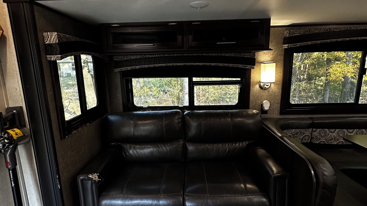 Photo of Livingroom in Elkland