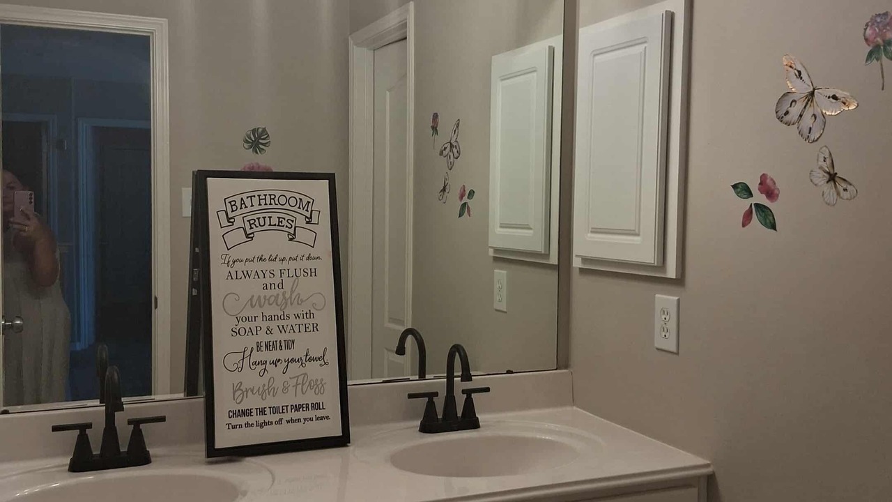 Photo of Bathroom in Clodine