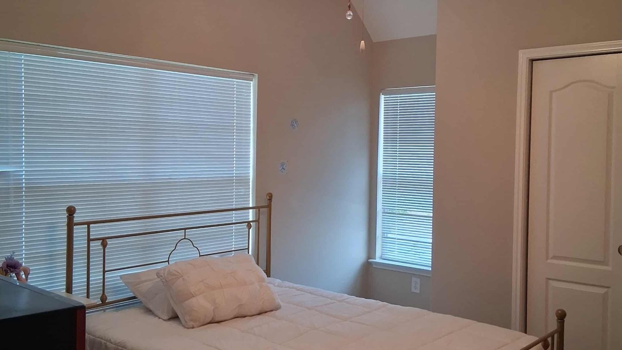 Photo of Bedroom in Clodine