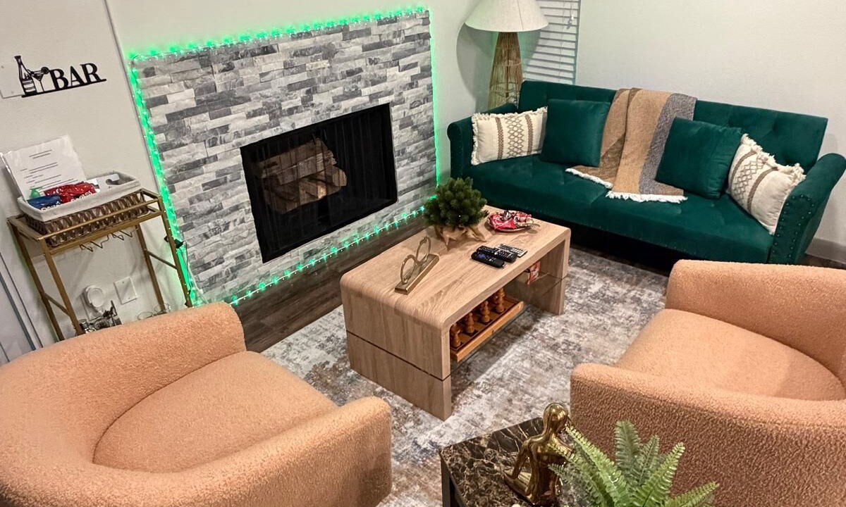 Photo of Livingroom in Braeswood Place