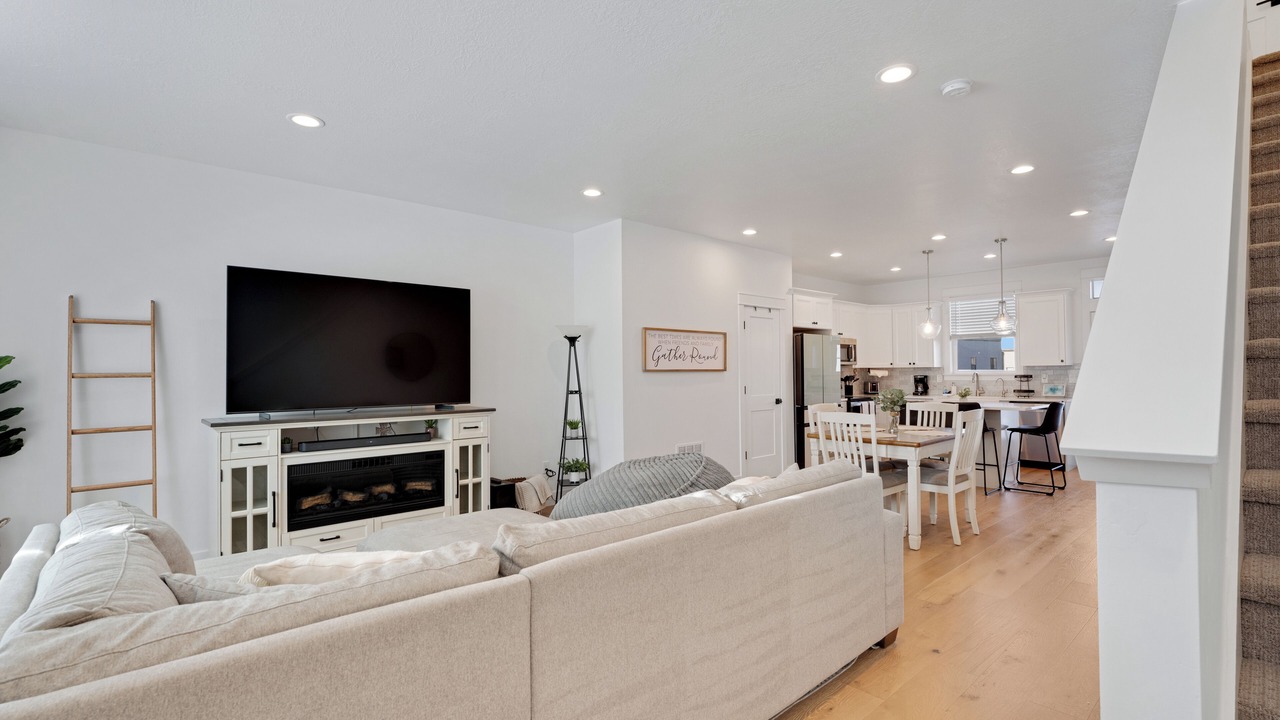 Photo of Livingroom in North Salt Lake