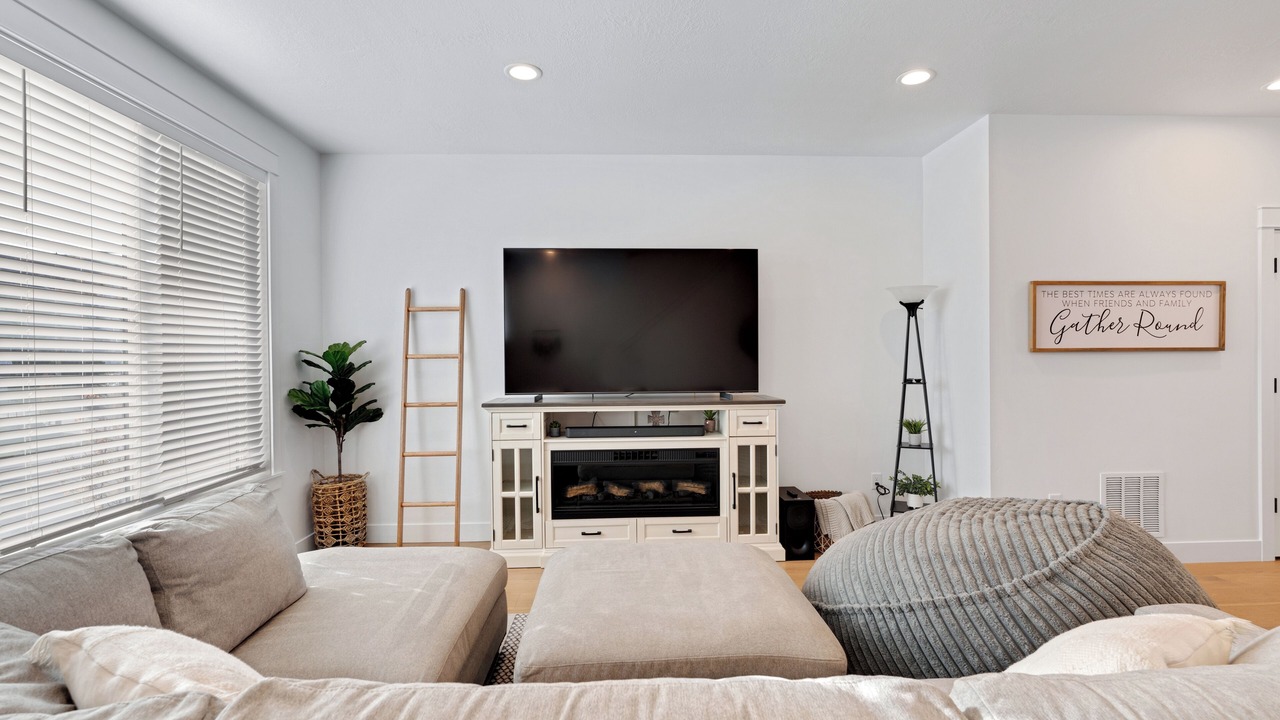 Photo of Livingroom in North Salt Lake