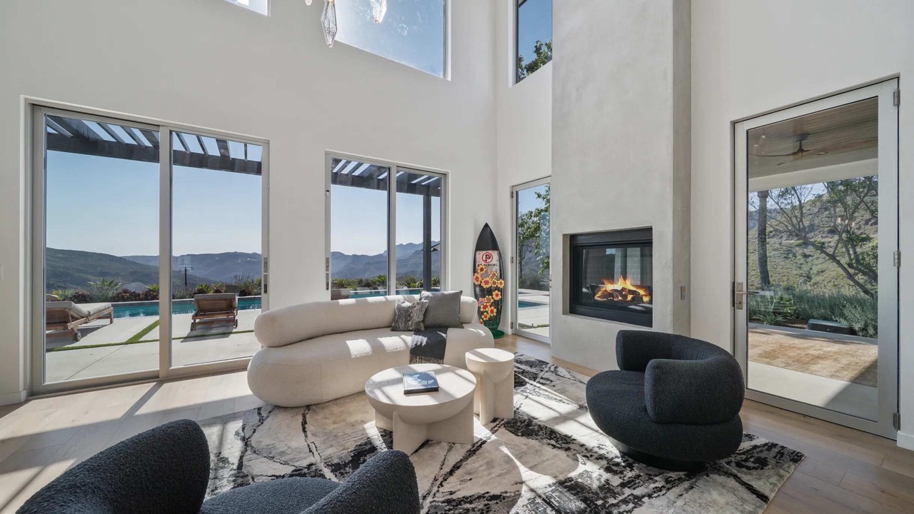 Photo of Livingroom in Malibu