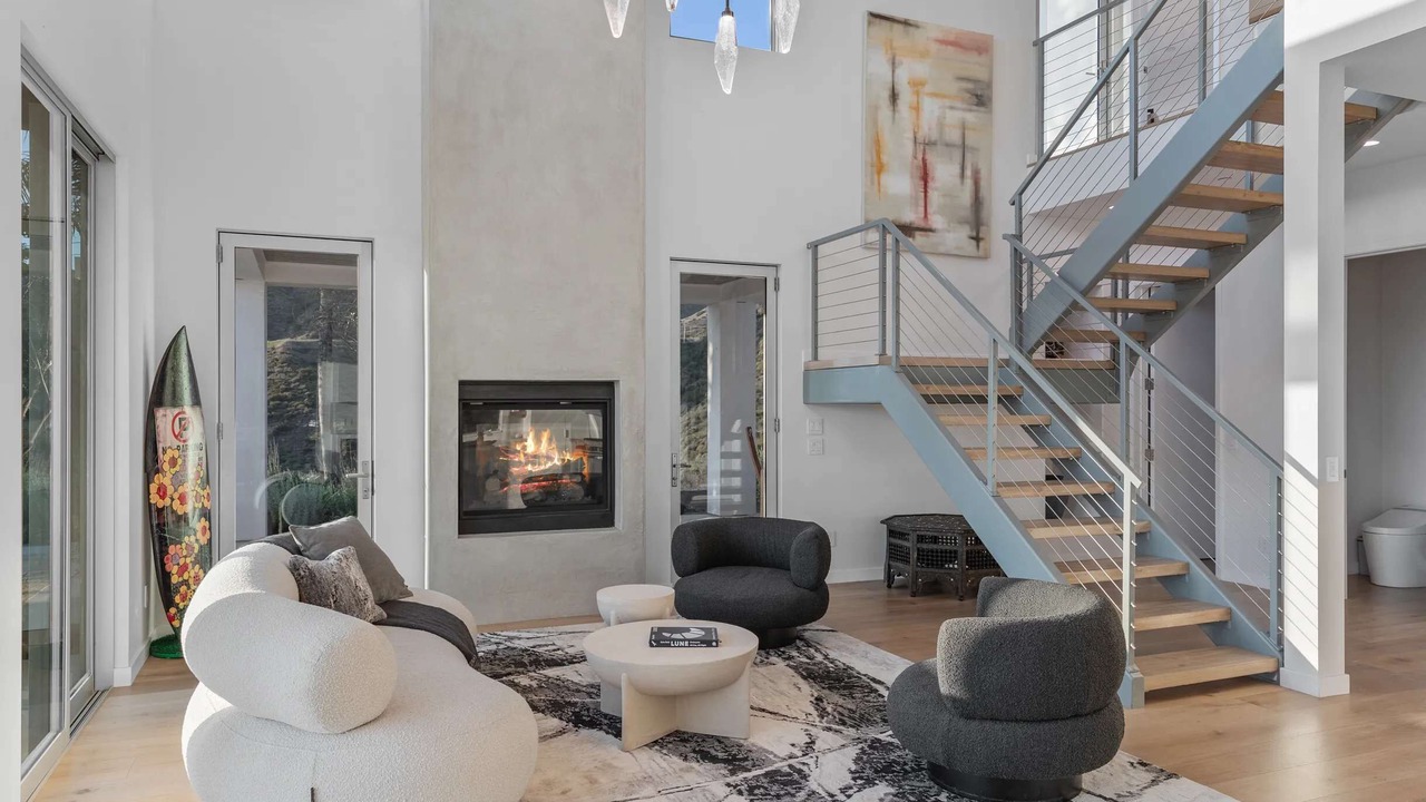 Photo of Livingroom in Malibu
