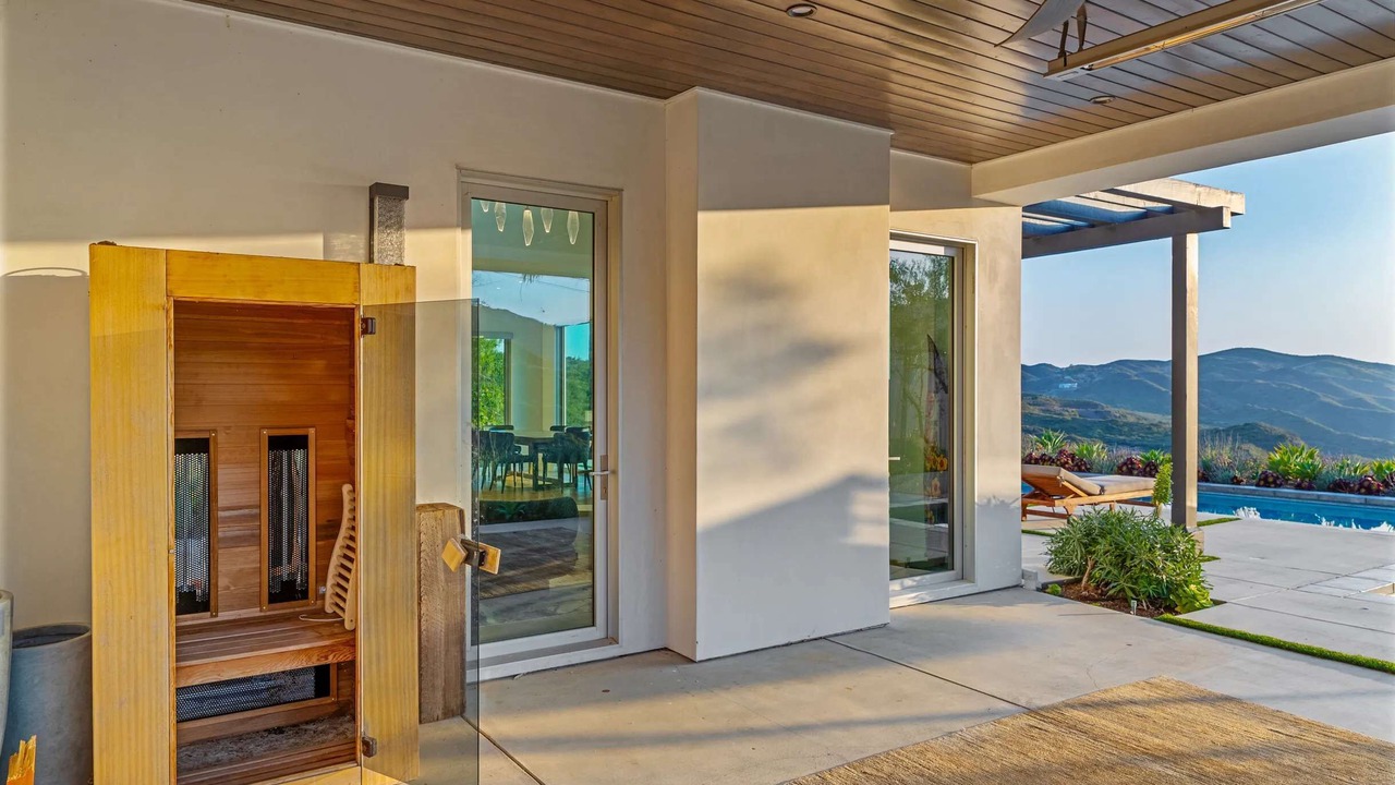 Photo of Patio Balcony in Malibu
