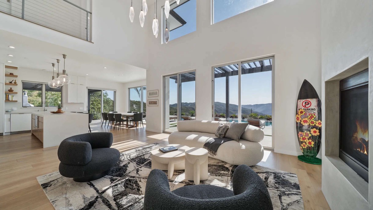 Photo of Livingroom in Malibu