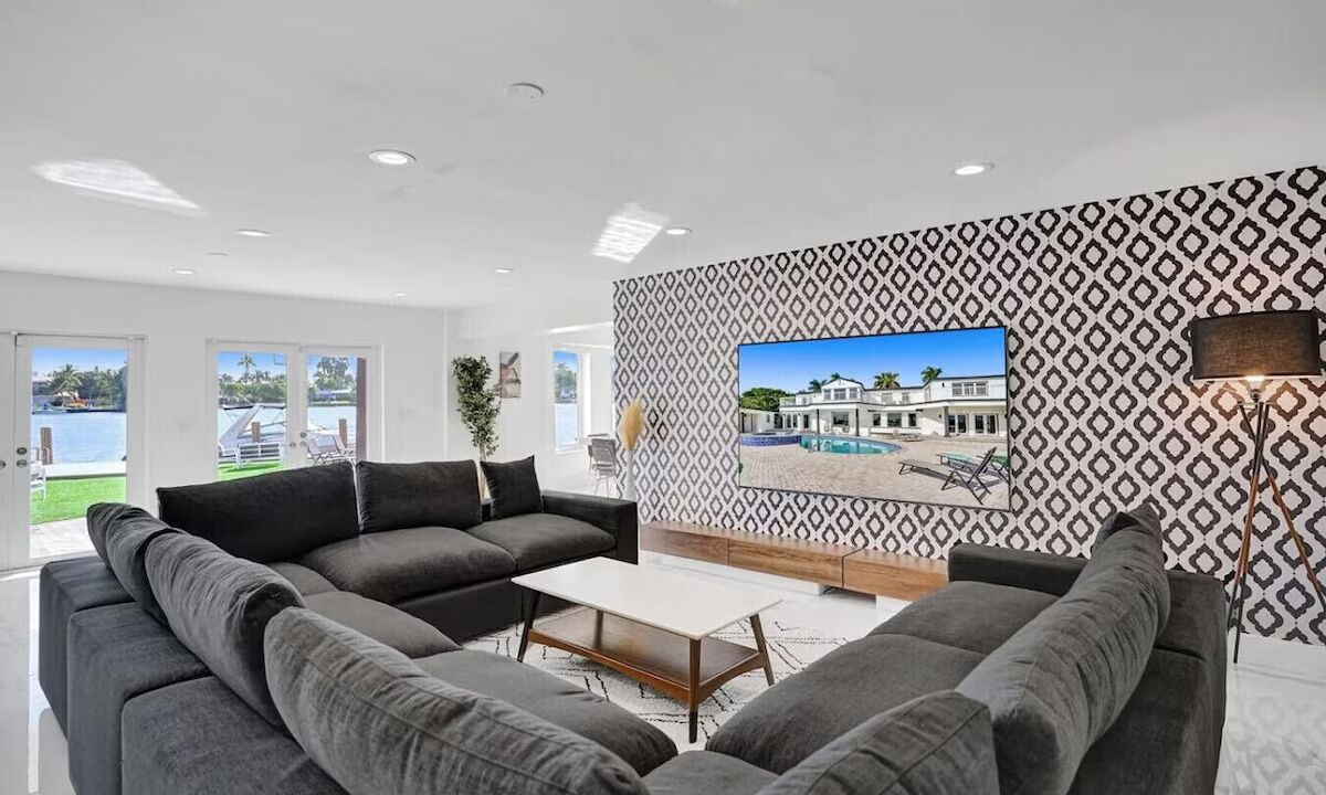 Photo of Livingroom in South Lake