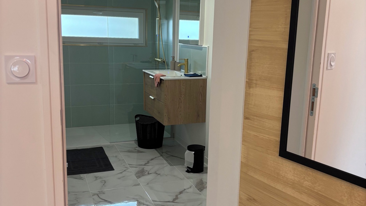 Photo of Bathroom in Saint-Aubin-de-Terregatte