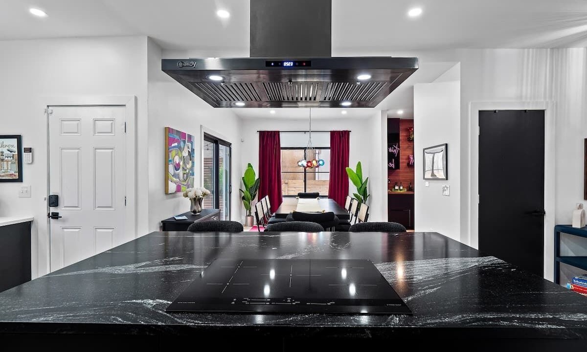 Photo of Others in Highland Square