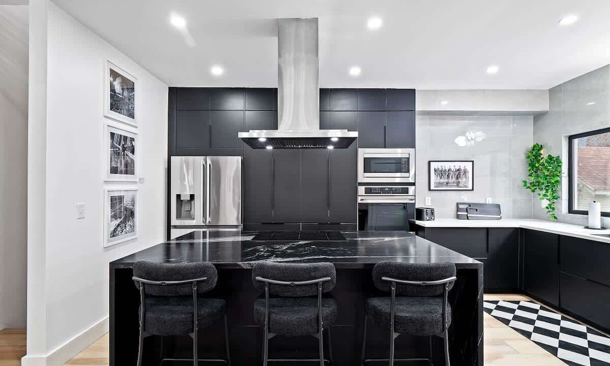 Photo of Others in Highland Square