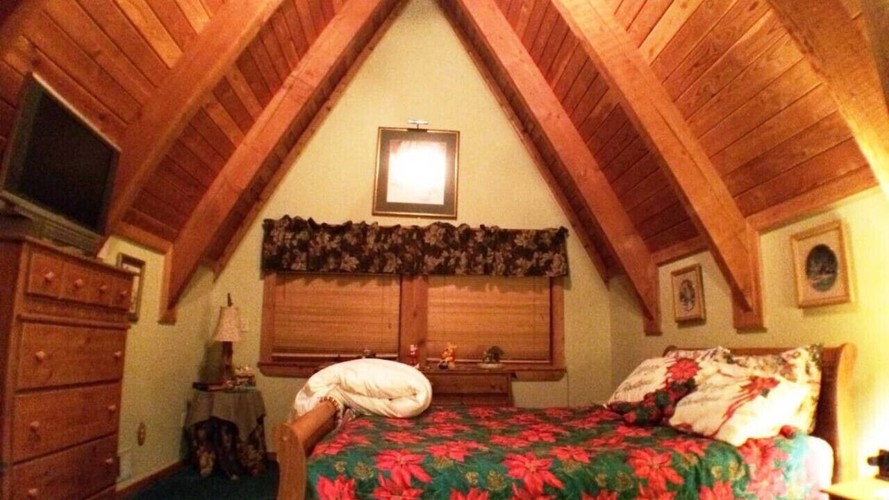 Photo of Bedroom in Champion