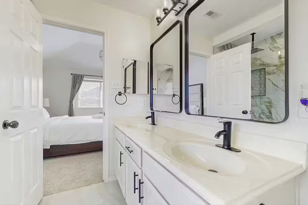 Photo of Bathroom in Clodine