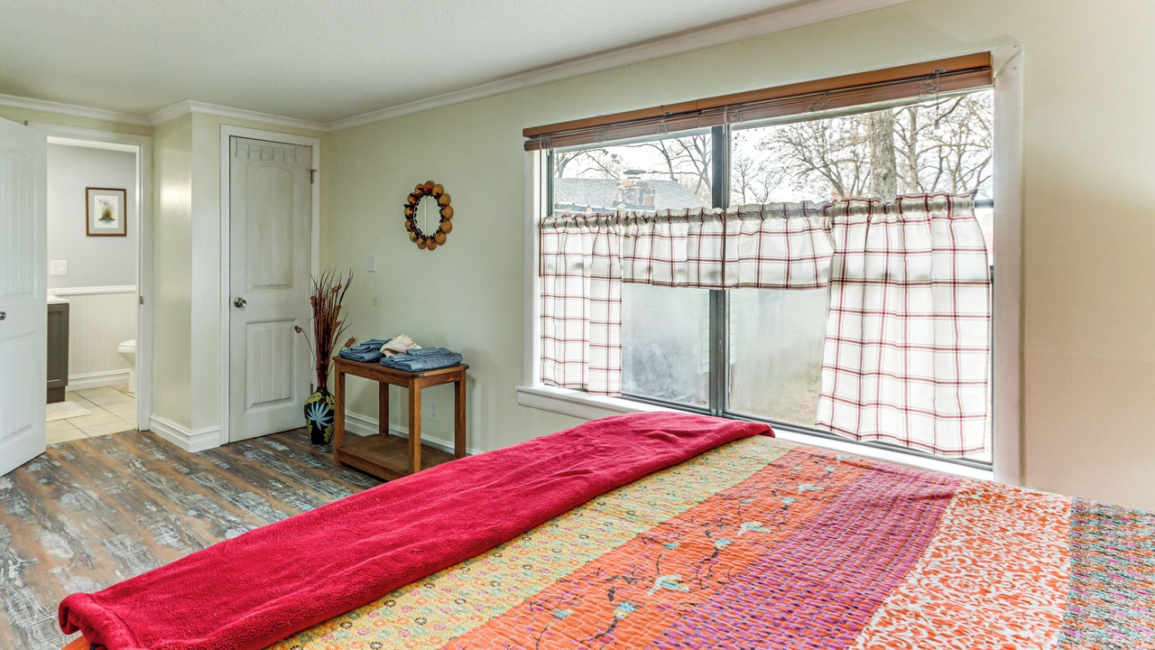 Photo of Bedroom in Grove