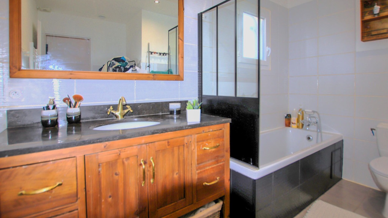 Photo of Bathroom in Sommieres