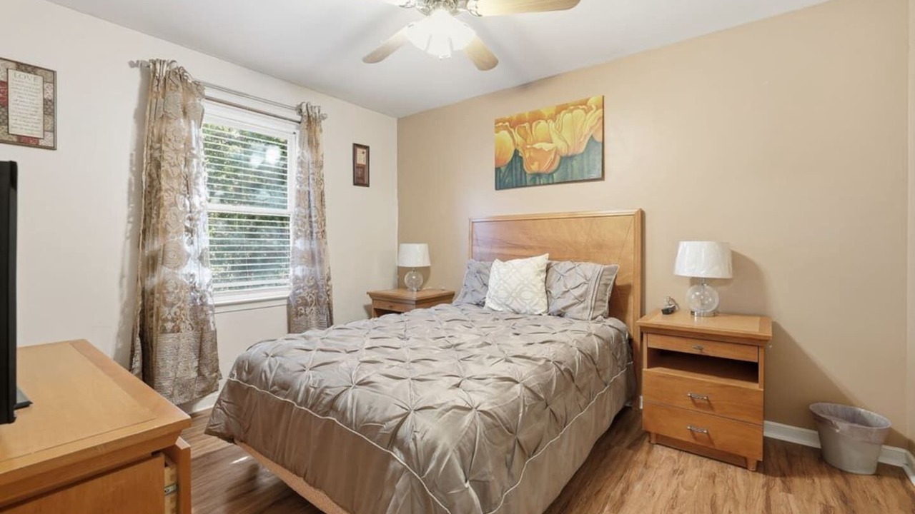 Photo of Bedroom in Dumbarton