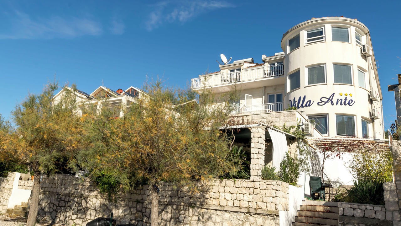 Photo of Outdoor in Blace
