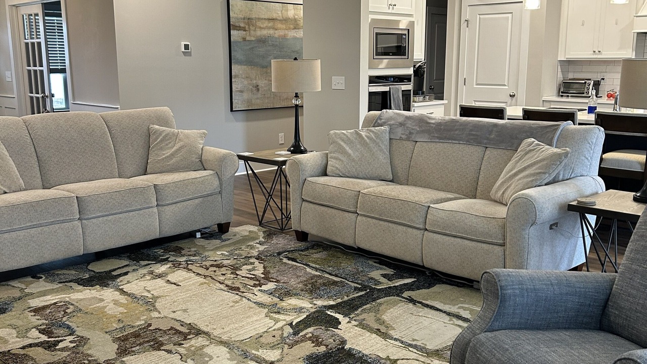 Photo of Livingroom in Langley