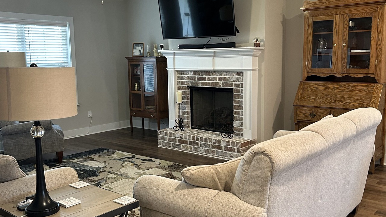 Photo of Livingroom in Langley