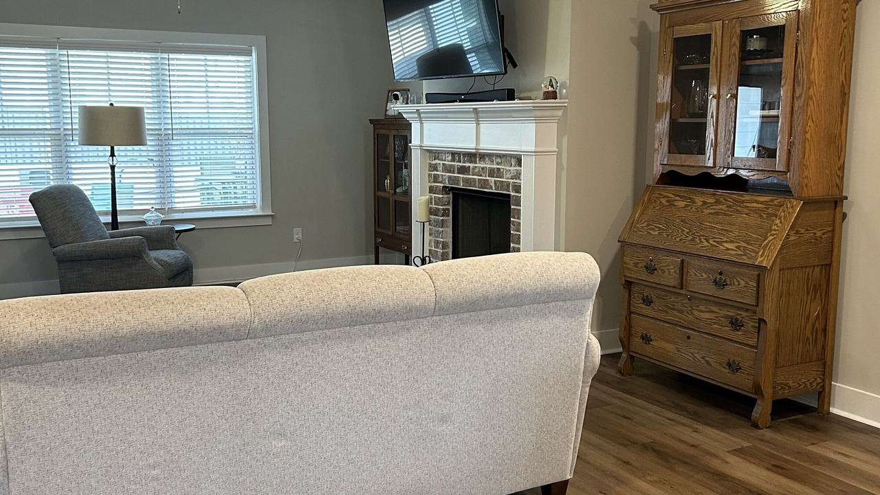 Photo of Livingroom in Langley