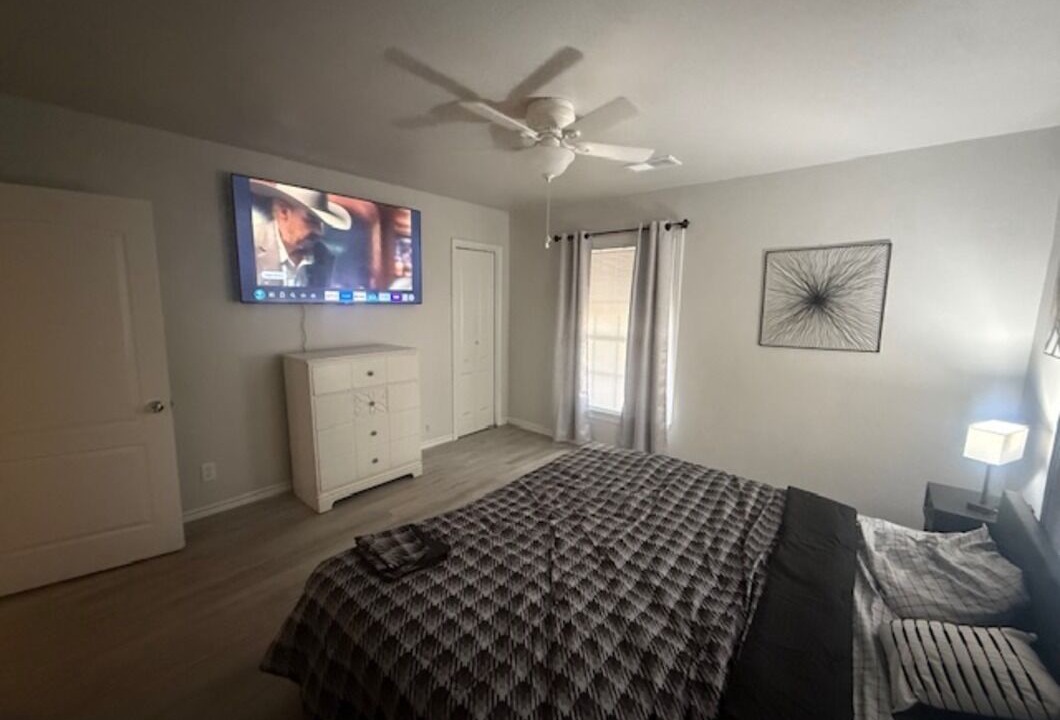 Photo of Bedroom in Groves