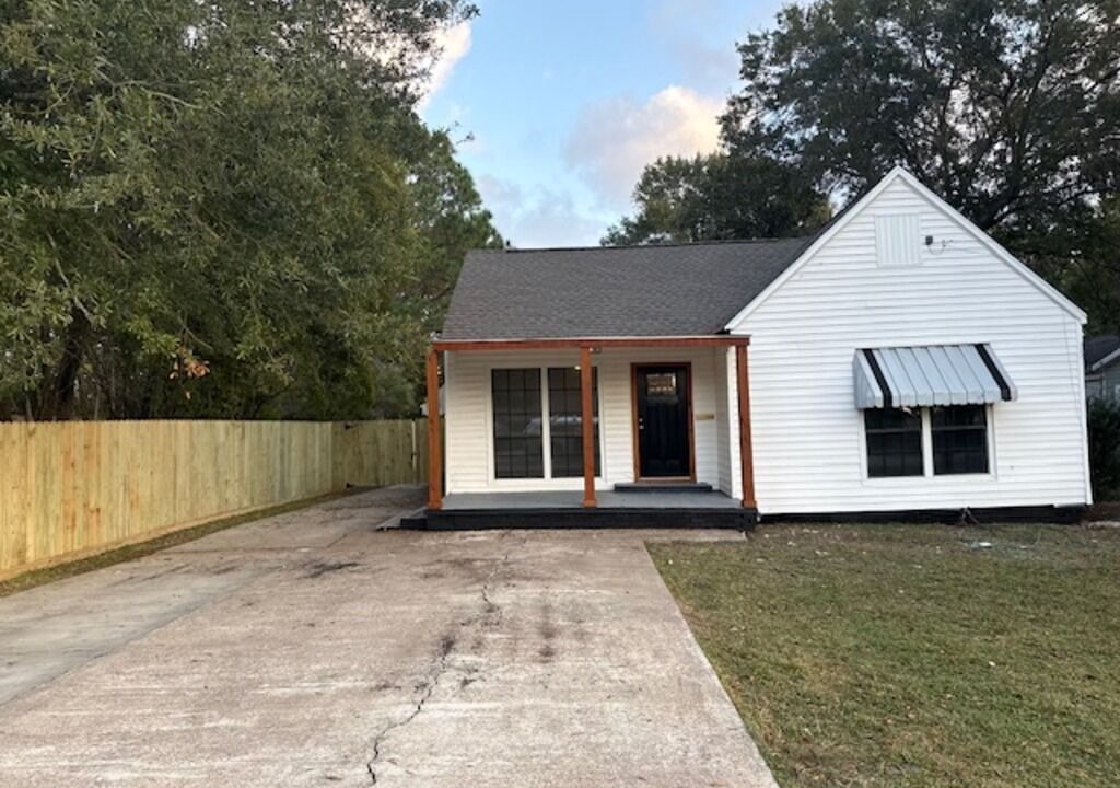 Photo of Outdoor in Groves